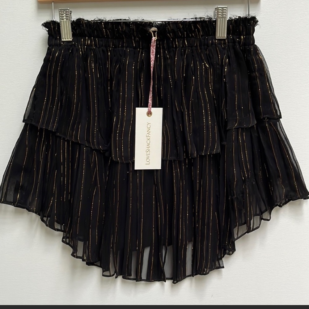 🔥🔥NWT LOVESHACKFANCY MINI SKIRT. Sz XS. BLACK AND METALLIC GOLD WITH RUFFLES